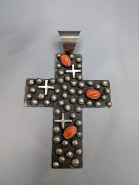 CHIMNEY BUTTE BIG NATIVE AMERICAN SPINY OYSTER STERLING SILVER DOT CROSS PENDANT